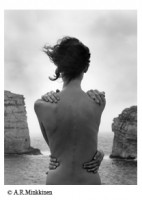 /album/materiale-laoratorio-p-cerlati-alla-ricerca-del-corpo-perduto/minkkinen-4-mani-jpg/